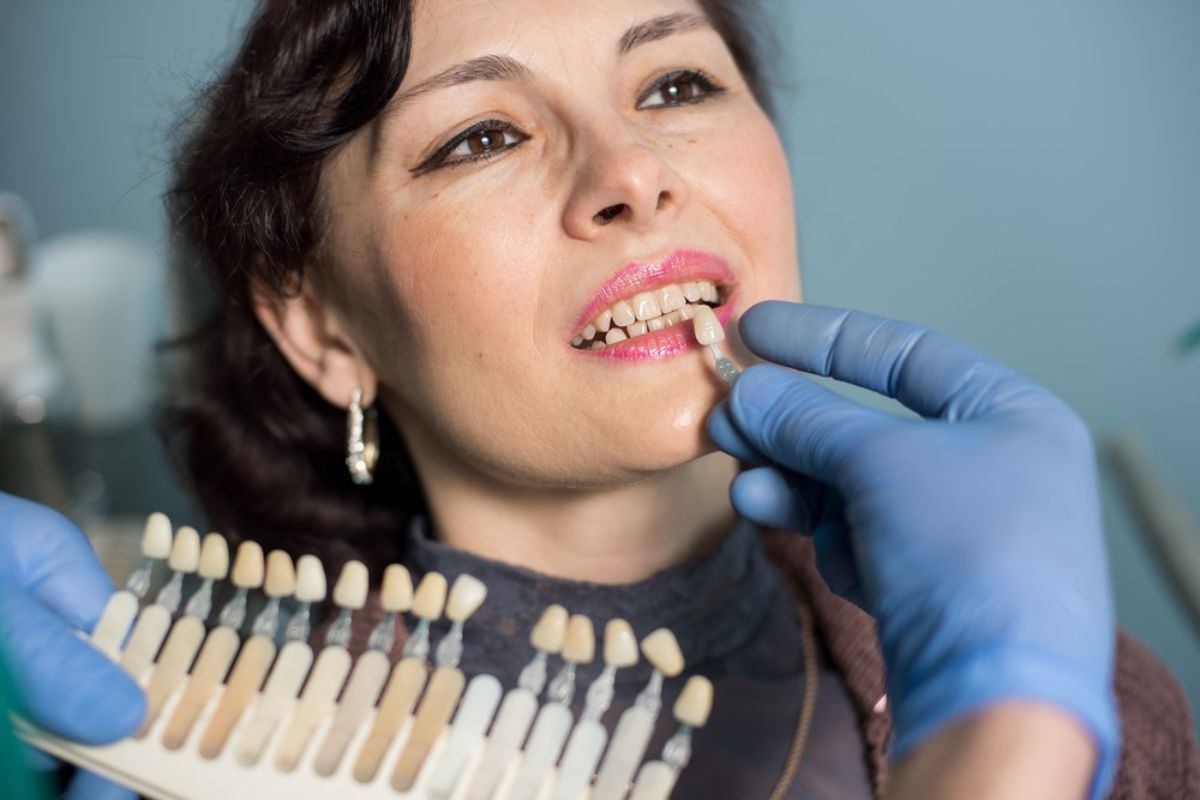 Why More Adults Are Choosing a Cosmetic Dentist After 40