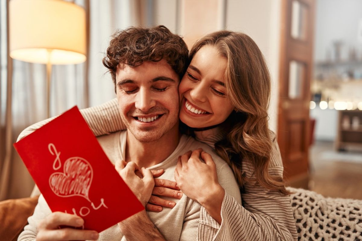 How to Keep Your Smile Sparkling for Valentine’s Day