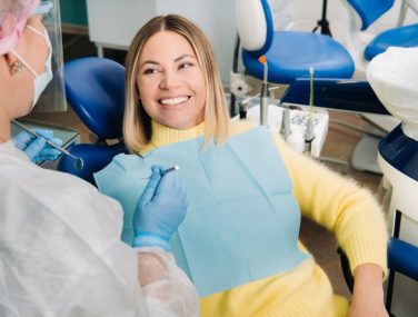 Top Benefits of Choosing a Cosmetic Dentist for Your Smile Makeover