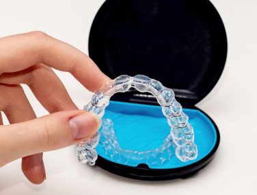 5 Effective Tips to Remove Yellow Stains from Your Invisalign Aligners