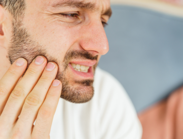 Dental Emergency on the Weekend? How to Decide Where to Go